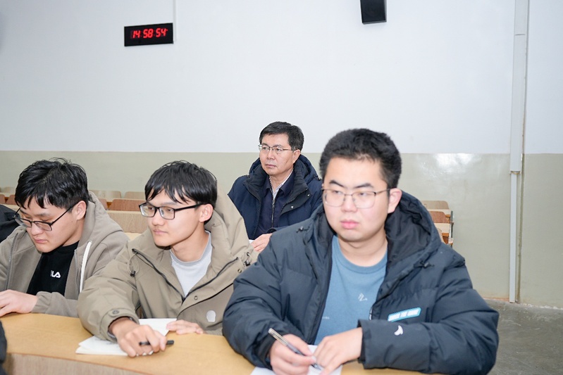 校党委副书记、校长冷畅俭深入学...