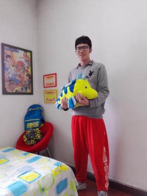 郭巍,中英1班学生,2012级中英3班班主任助理,保送至江南大学 郭巍,中英1班学生,2012级中英3班班主任助理,保送至江南大学